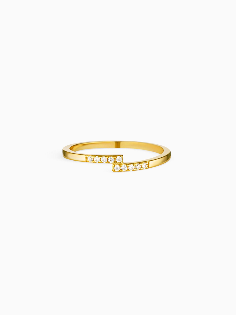 CLASSY RING