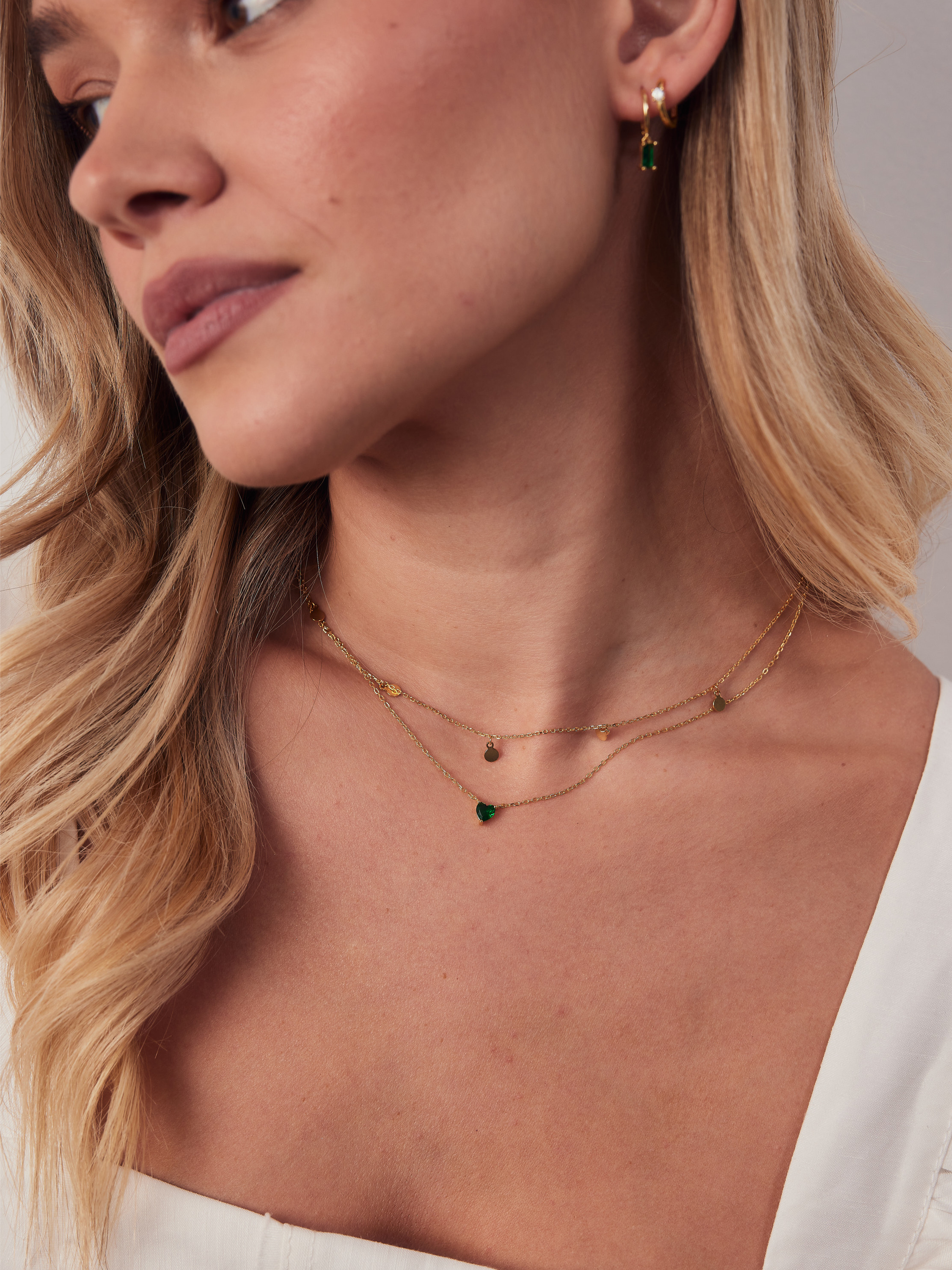 Gold chain 2025 girl image